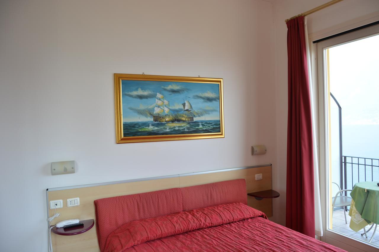 Hotel La Terrazzina Gargnano Esterno foto